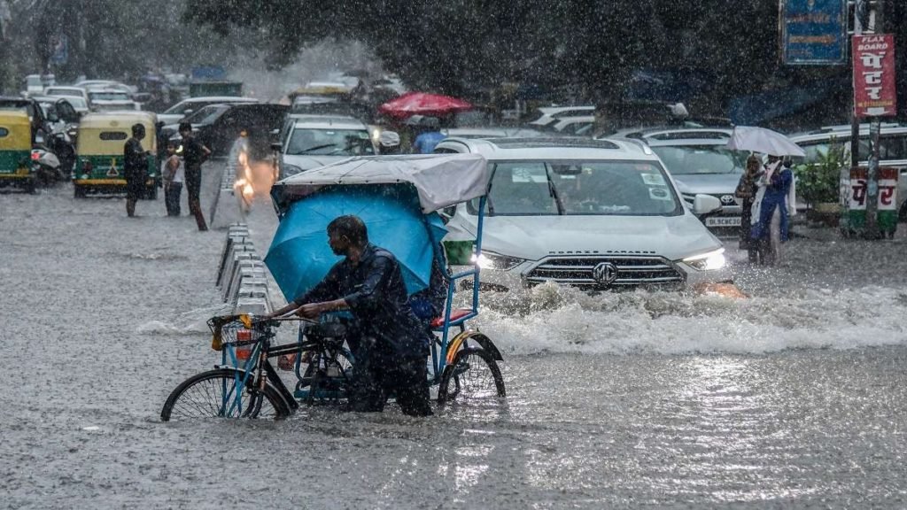 delhi waterlogging heavy rainfall 1688811958