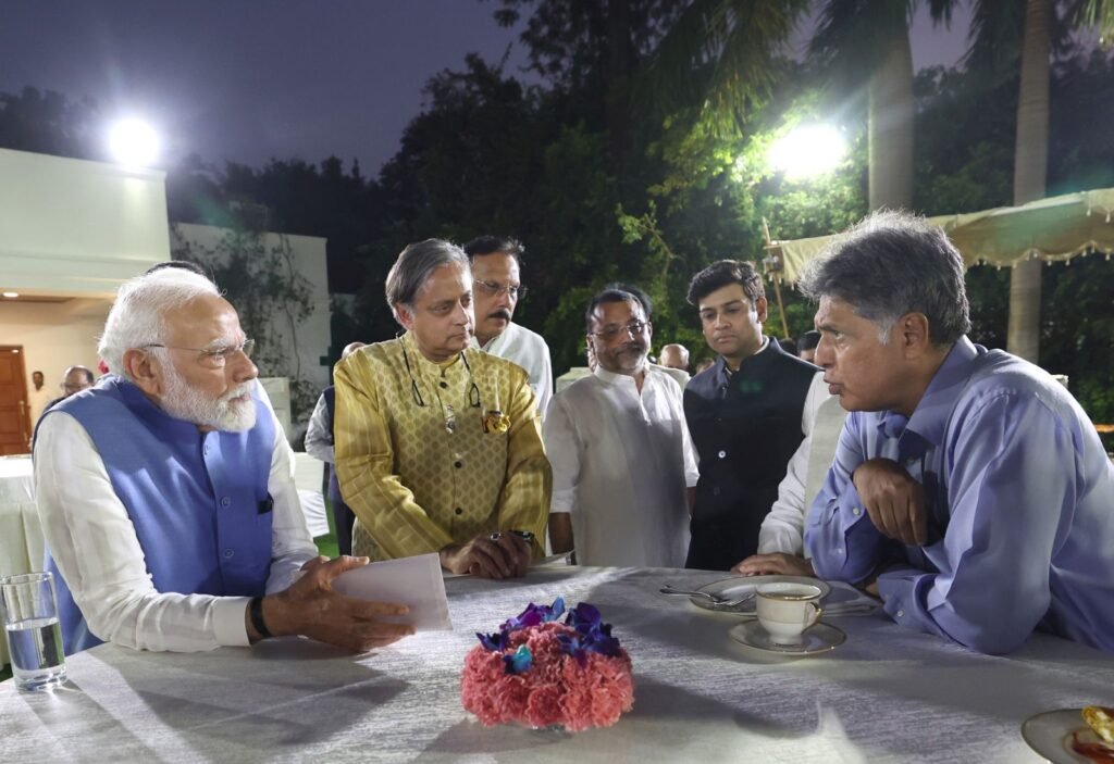 देखिए तस्वीरें: दुनिया में पाकिस्तान की पोल खोलकर लौटे डेलीगेशन से मिले PM मोदी. 1 WhatsApp Image 2025 06 10 at 8.50.56 PM 2