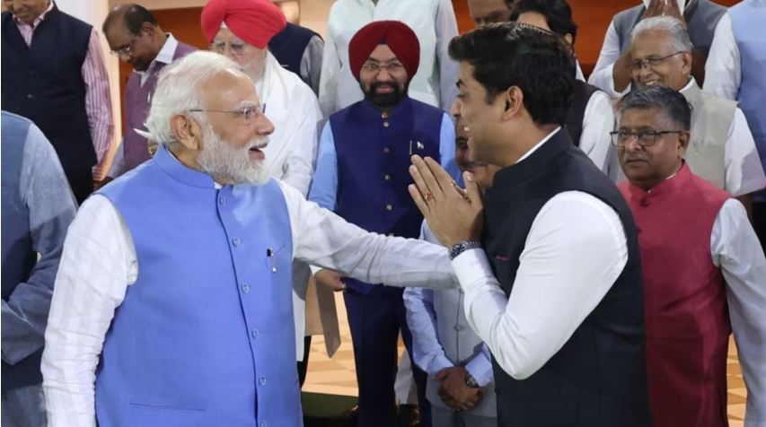 देखिए तस्वीरें: दुनिया में पाकिस्तान की पोल खोलकर लौटे डेलीगेशन से मिले PM मोदी. 5 image 18
