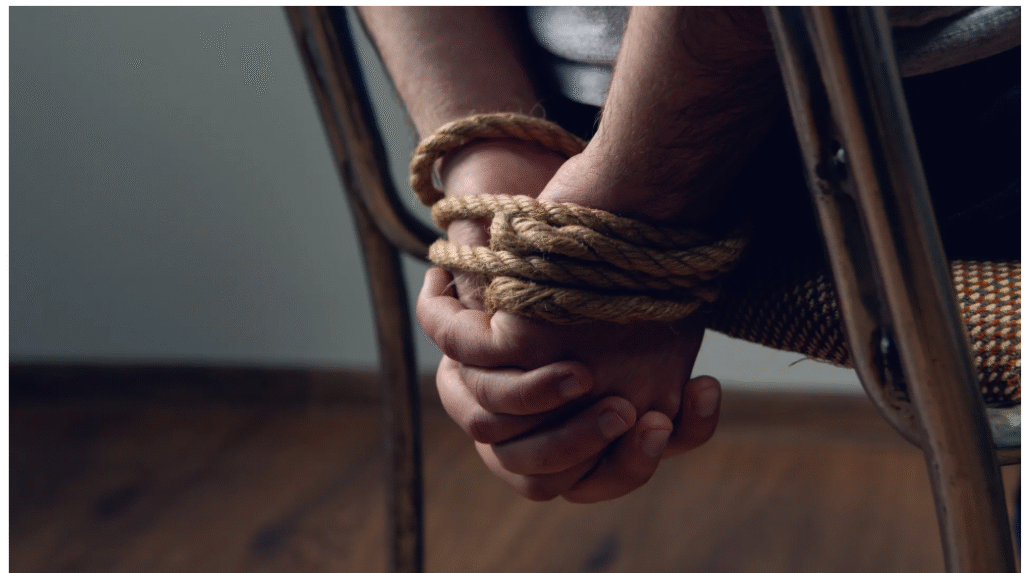 तेहरान में फिरौती के लिए 4 गुजरातियों का अपहरण: द्वारका का बताकर तेहरान कैसे पहुंचे युवक? 1 image 16