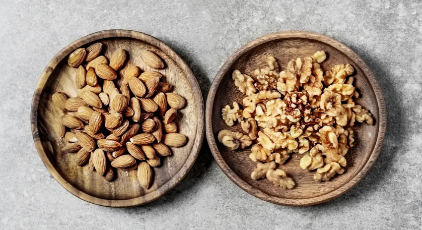 बादाम और अखरोट एक दिन में कितने खाने चाहिए ? नुकसान से बचने के लिए जानिए सही मात्रा ! 1 image 56