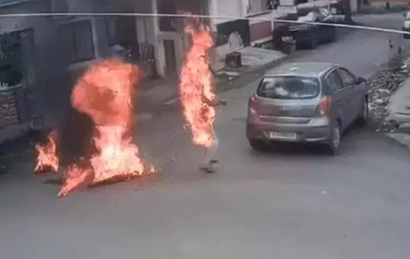 उज्जैन में पारिवारिक विवाद में फर्नीचर बनाने वाले ने लगाई आग; इलाज के दौरान मौत 1 image