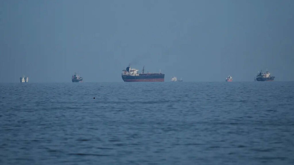 स्ट्रेट ऑफ होर्मुज में फंसी है भारत की 3 लाख मीट्रिक टन LPG, भारत ने तेज की कूटनीतिक कोशिशें 1 YbE9RsIt