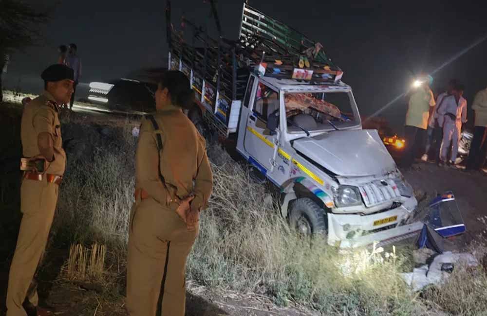 धार में मातम: तिरला के पास भीषण हादसा, मासूमों और महिलाओं समेत 12 की मौत से दहला मध्यप्रदेश। 1 ACCIDENT 96