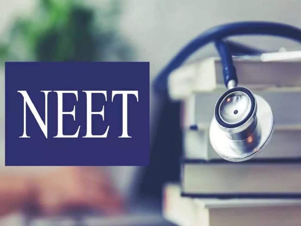 नीट पेपर लीक पर एक्शन मोड में सरकार: रक्षा मंत्री के आवास पर हाई लेवल बैठक, 23 लाख छात्रों की पुनर्परीक्षा को लेकर बनी रणनीति 1 neet ug 1
