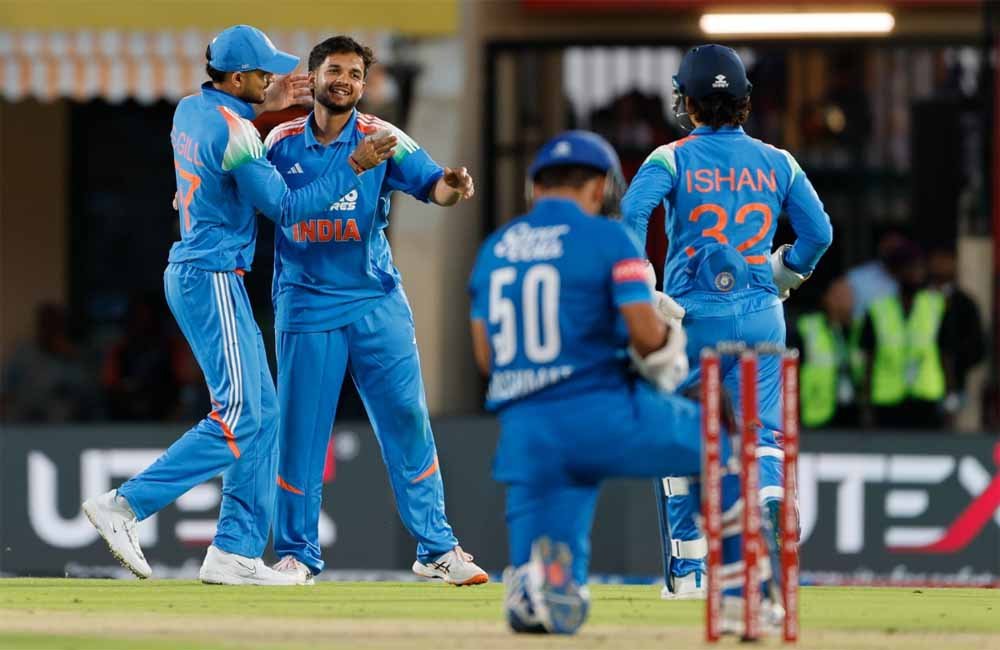 IND vs AFG 2nd ODI: लखनऊ में टीम इंडिया का 'महा-धमाका', अफगानिस्तान को 170 रनों से रौंदकर सीरीज पर किया कब्जा 1 INDIa 9