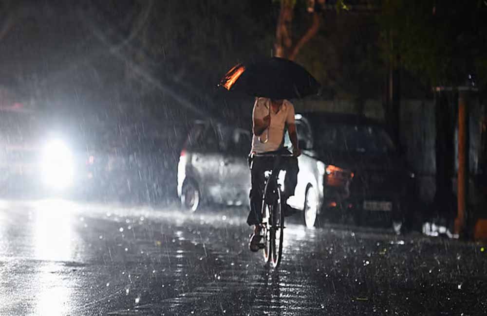 आ गई राहतभरी खबर! परसों इन राज्यों में दस्तक देगा मॉनसून; दिल्ली-यूपी सहित उत्तर भारत में भीषण हीटवेव का अलर्ट 1 rain 4 1